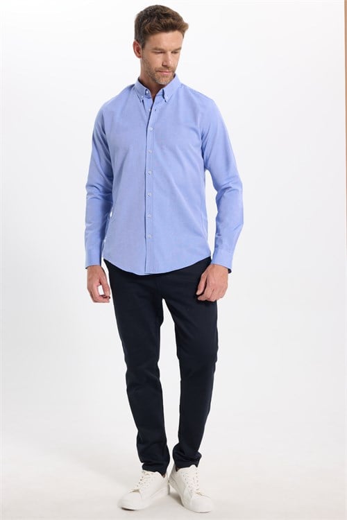 Erkek Slim Fit Dar Kesim Uzun Kollu Pamuklu Oxford Doku Kolay Ütülenebilir Mavi Düğmeli Yaka Gömlek