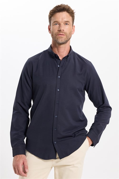 Erkek Slim Fit Dar Kesim Uzun Kollu Pamuklu Oxford Doku Kolay Ütülenebilir Lacivert Düğmeli Yaka Gömlek