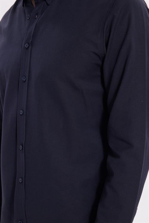 Erkek Slim Fit Dar Kesim Uzun Kollu Pamuklu Oxford Doku Kolay Ütü Lacivert Düğmeli Yaka Gömlek