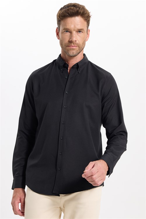 Erkek Slim Fit Dar Kesim Uzun Kollu Pamuklu Oxford Doku Kolay Ütülenebilir Siyah Düğmeli Yaka Gömlek