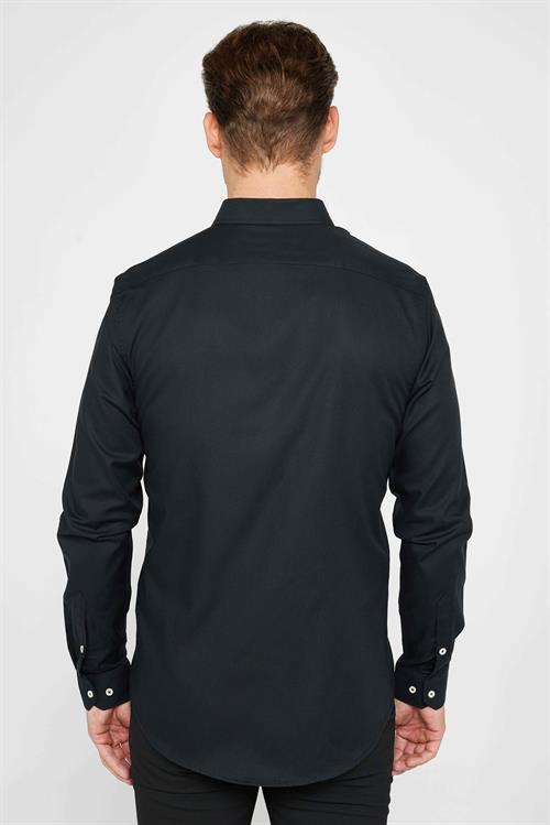Erkek Slim Fit Dar Kesim Uzun Kollu %100 Pamuk Oxford Doku Siyah Düğmeli Yaka Gömlek