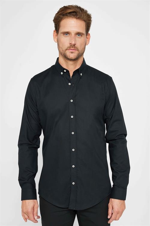 Erkek Slim Fit Dar Kesim Uzun Kollu %100 Pamuk Oxford Doku Siyah Düğmeli Yaka Gömlek