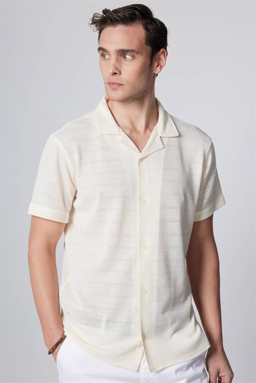 Erkek Slim Fit Dar Kesim Kısa Kollu Örme Kumaş Beyaz Apaş Yaka Gömlek