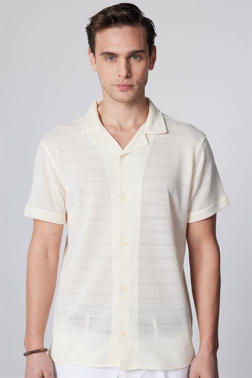 Erkek Slim Fit Dar Kesim Kısa Kollu Örme Kumaş Beyaz Apaş Yaka Gömlek