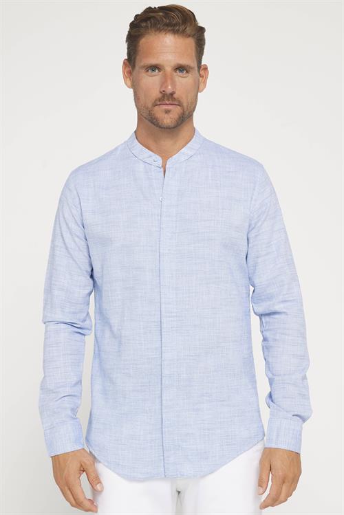 Erkek Slim Fit Dar Kesim Uzun Kollu %100 Pamuk Keten Doku Armürlü Lacivert Hakim Yaka Gömlek