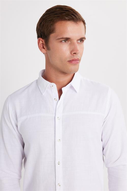Erkek Slim Fit Dar Kesim Uzun Kollu %100 Pamuk Keten Doku Beyaz Gömlek