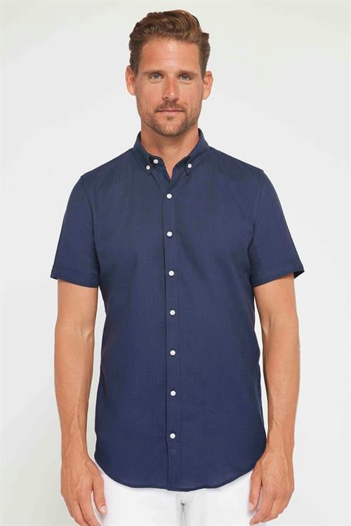 Erkek Slim Fit Dar Kesim Kısa Kollu %100 Pamuk Keten Doku Lacivert Düğmeli Yaka Gömlek
