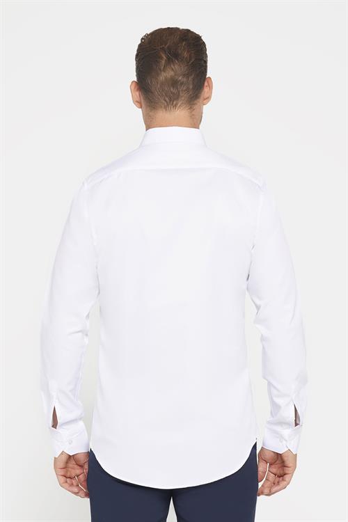 Erkek Slim Fit Dar Kesim Uzun Kollu Pamuklu Düz Beyaz Spor Yaka Gömlek