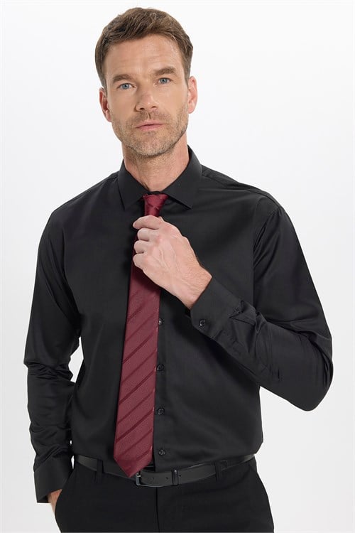 Erkek Slim Fit Dar Kesim Non-Iron Uzun Kollu Kravatlık Yaka Pamuklu Siyah Gömlek