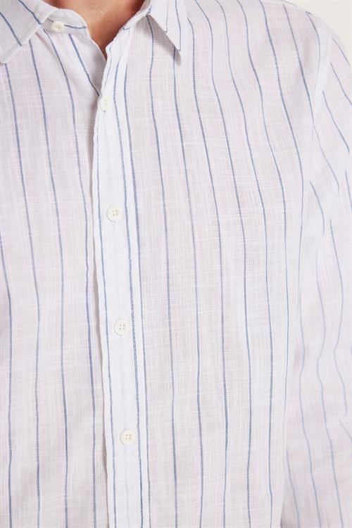 Erkek Slim Fit Dar Kesim Düğmeli Spor Yaka Keten Efekt %100 Pamuk Mavi Çizgili Yazlık Gömlek