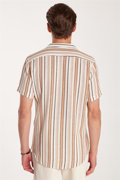 Erkek Slim Fit Dar Kesim Pamuklu Rahat Kullanım Çizgili Kısa Kollu Apaş Yaka Gömlek