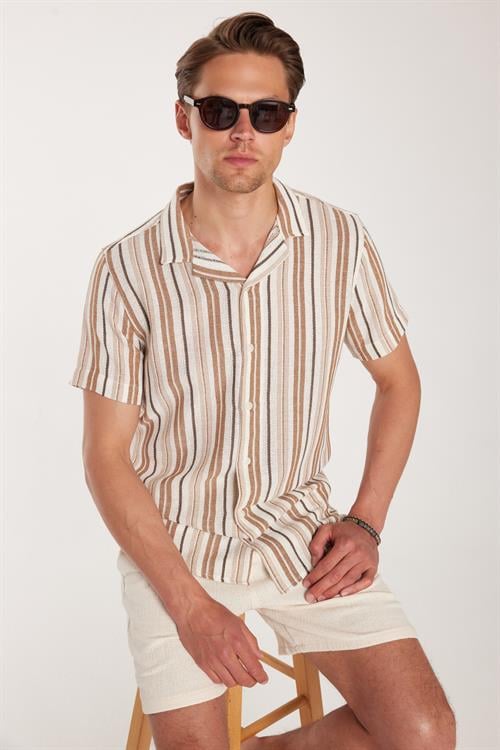 Erkek Slim Fit Dar Kesim Pamuklu Rahat Kullanım Çizgili Kısa Kollu Apaş Yaka Gömlek