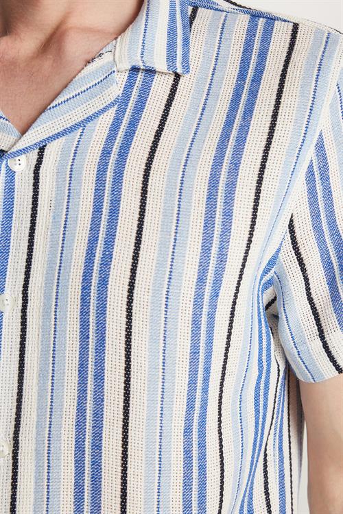 Erkek Slim Fit Dar Kesim Pamuklu Rahat Kullanım Çizgili Kısa Kollu Apaş Yaka Gömlek