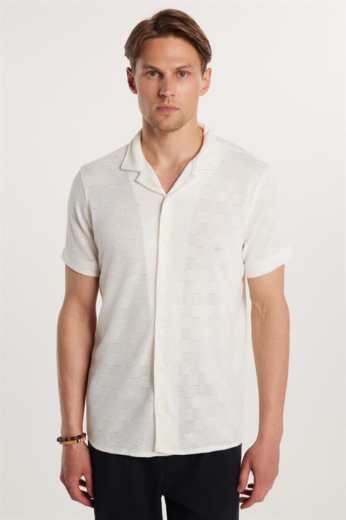 Slim Fit Kısa Kol Örme Kumaş Apaş Yaka Rahat Armürlü Doku Ekru Erkek Gömlek