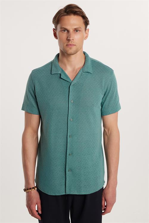 Erkek Slim Fit Dar Kesim Kısa Kollu Örme Doku Apaş Yaka Yeşil Gömlek