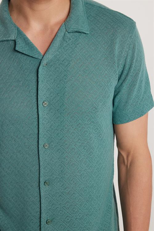 Erkek Slim Fit Dar Kesim Kısa Kollu Örme Doku Apaş Yaka Yeşil Gömlek