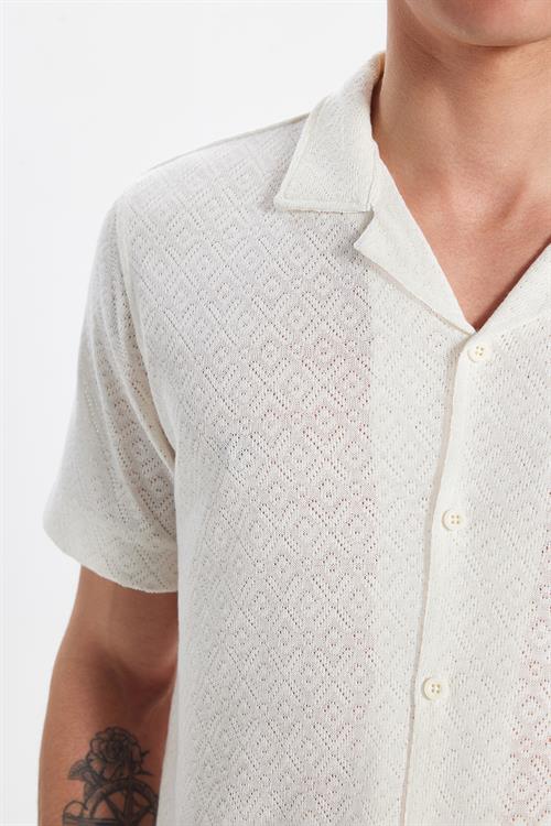 Erkek Slim Fit Dar Kesim Kısa Kollu Örme Doku Apaş Yaka Ekru Gömlek