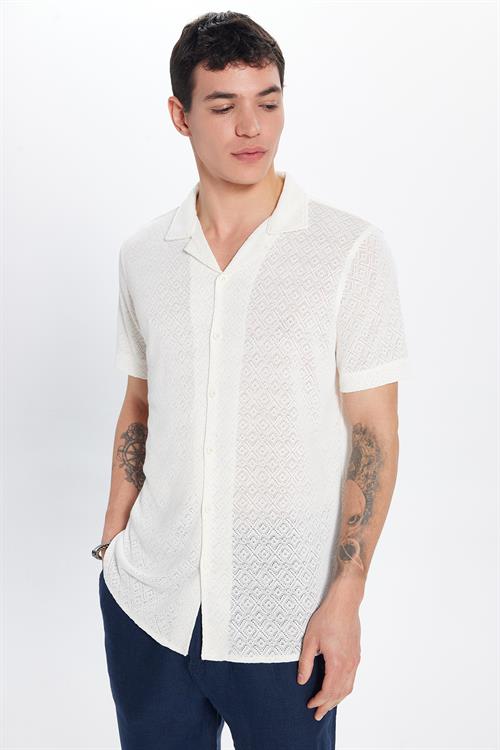 Erkek Slim Fit Dar Kesim Kısa Kollu Örme Doku Apaş Yaka Ekru Gömlek