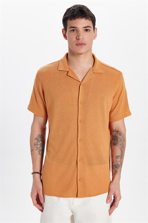 Erkek Slim Fit Dar Kesim Kısa Kollu Örme Doku Apaş Yaka Turuncu Gömlek