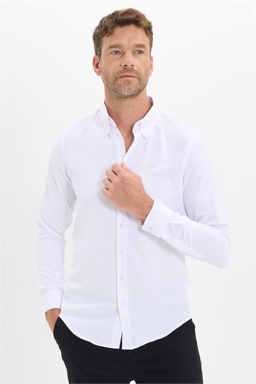 Erkek Slim Fit Dar Kesim Düz Oxford Armalı Düğmeli Yaka Beyaz Spor Gömlek