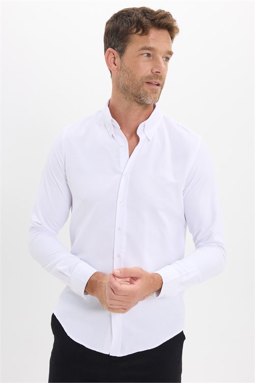 Erkek Slim Fit Dar Kesim Düz Oxford Armalı Düğmeli Yaka Beyaz Spor Gömlek