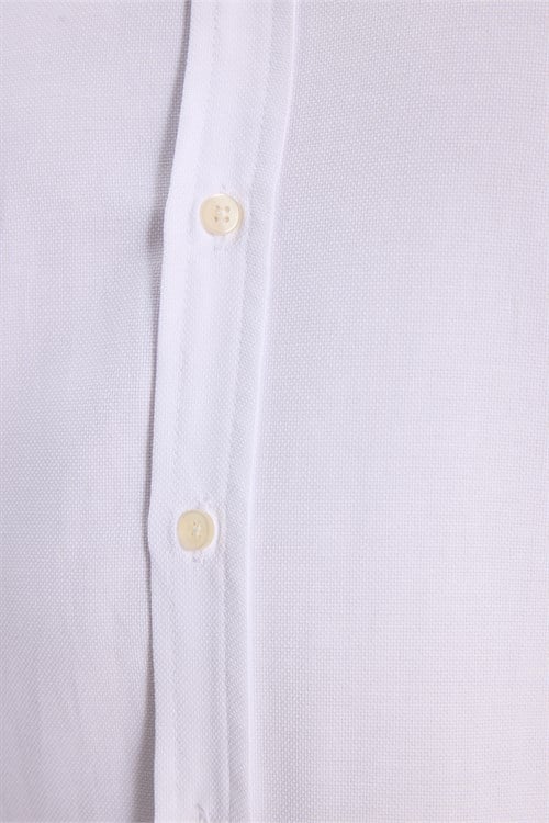 Erkek Slim Fit Dar Kesim Düz Oxford Armalı Düğmeli Yaka Beyaz Spor Gömlek