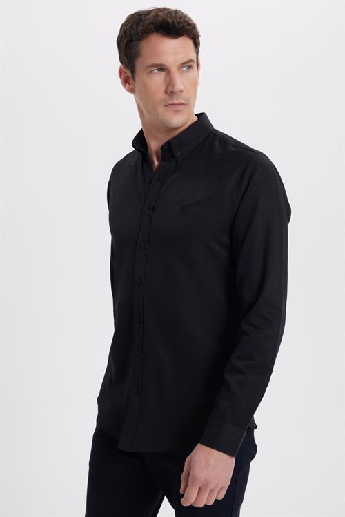 Erkek Slim Fit Dar Kesim Düz Oxford Armalı Düğmeli Yaka Siyah Spor Gömlek