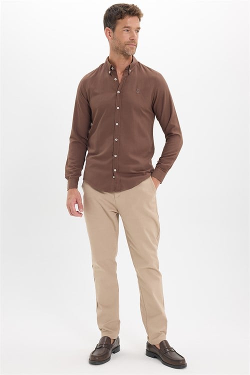 Erkek Slim Fit Dar Kesim Düz Oxford Armalı Düğmeli Yaka Kahverengi Spor Gömlek