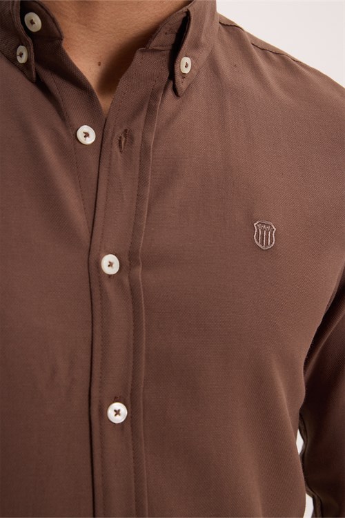 Erkek Slim Fit Dar Kesim Düz Oxford Armalı Düğmeli Yaka Kahverengi Spor Gömlek