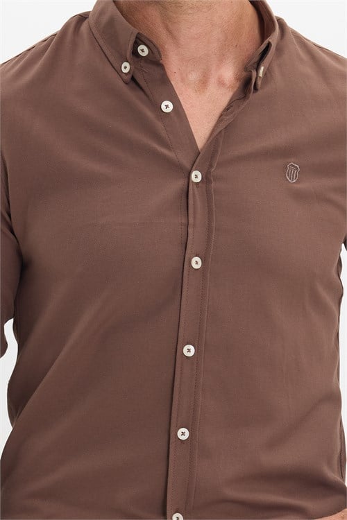 Erkek Slim Fit Dar Kesim Düz Oxford Armalı Düğmeli Yaka Kahverengi Spor Gömlek