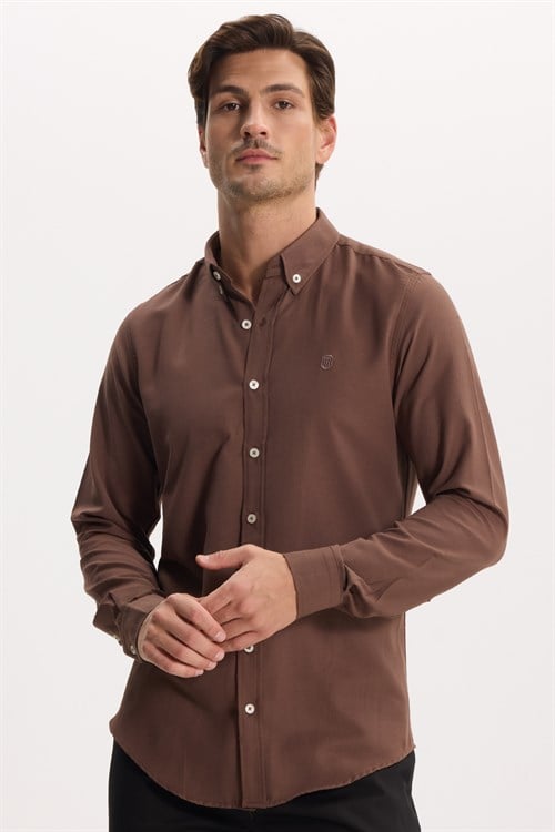 Erkek Slim Fit Dar Kesim Düz Oxford Armalı Düğmeli Yaka Kahverengi Spor Gömlek