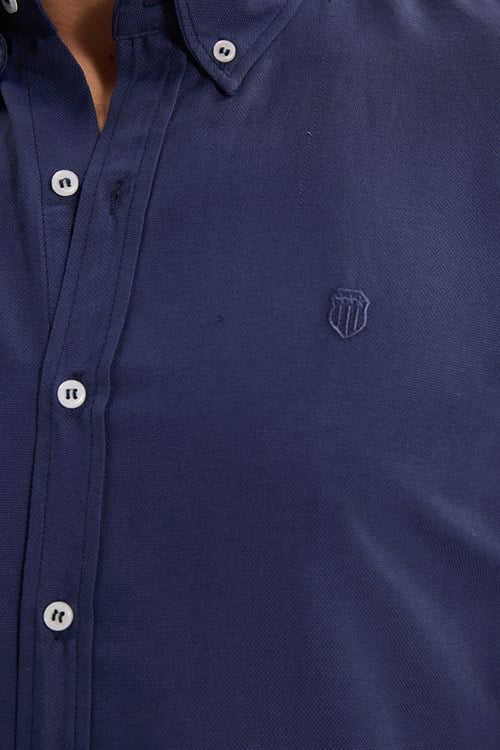 Erkek Slim Fit Dar Kesim Düz Oxford Armalı Düğmeli Yaka Lacivert Spor Gömlek