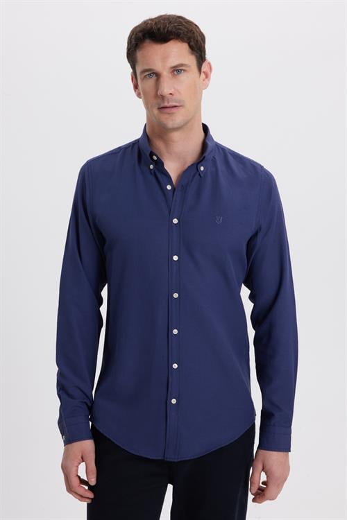 Erkek Slim Fit Dar Kesim Düz Oxford Armalı Düğmeli Yaka Lacivert Spor Gömlek