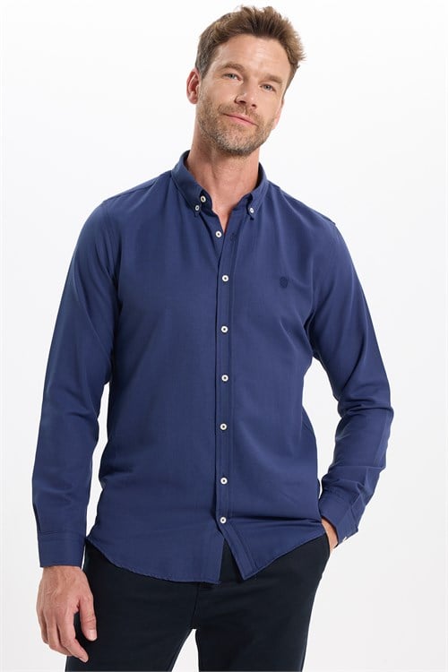 Erkek Slim Fit Dar Kesim Düz Oxford Armalı Düğmeli Yaka Lacivert Spor Gömlek