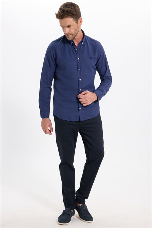 Erkek Slim Fit Dar Kesim Düz Oxford Armalı Düğmeli Yaka Lacivert Spor Gömlek