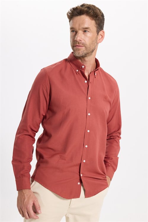 Erkek Slim Fit Dar Kesim Düz Oxford Armalı Düğmeli Yaka Kiremit Spor Gömlek