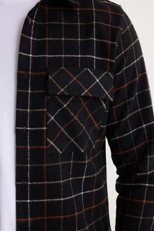 Erkek Slim Fit Dar Kesim Spor Yaka Çift Cep Kapaklı Kareli Gömlek