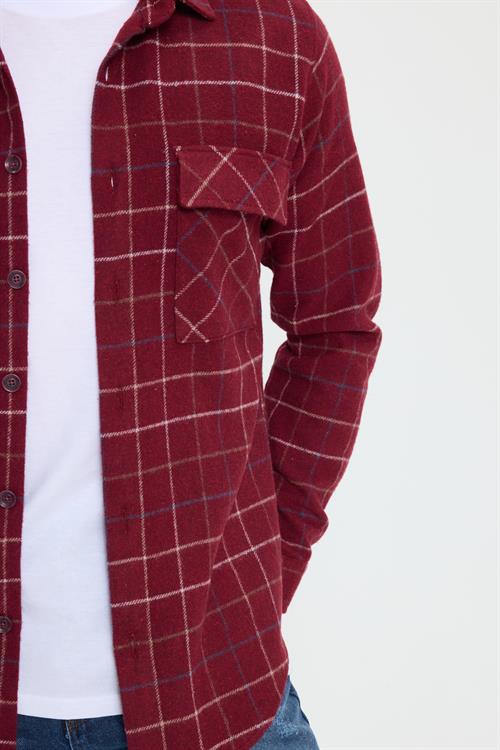 Erkek Slim Fit Dar Kesim Spor Yaka Çift Cep Kapaklı Kareli Gömlek