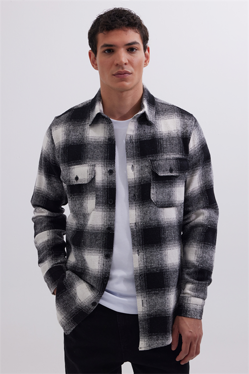 Erkek Slim Fit Dar Kesim Çift Cepli Kapaklı Spor Yaka Kareli Oduncu Gömlek