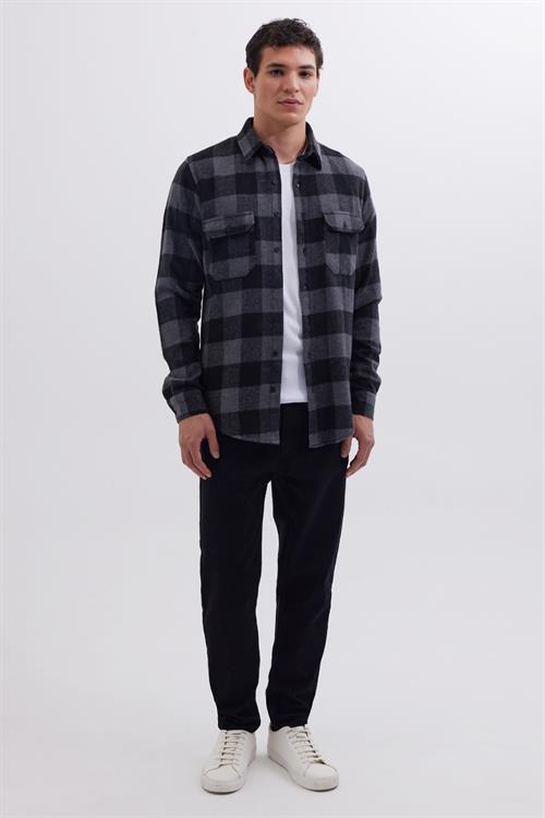 Erkek Slim Fit Dar Kesim Uzun Kollu Kapaklı Çift Cepli Kareli Kışlık Oduncu Gömlek