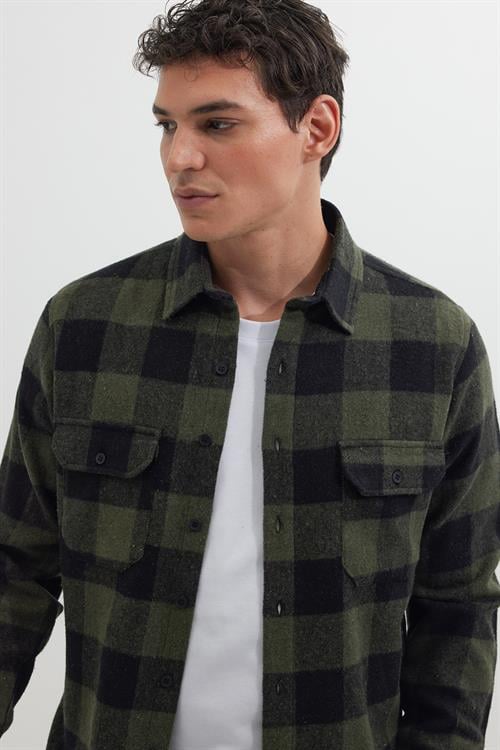 Erkek Slim Fit Dar Kesim Uzun Kollu Kapaklı Çift Cepli Kareli Kışlık Oduncu Gömlek