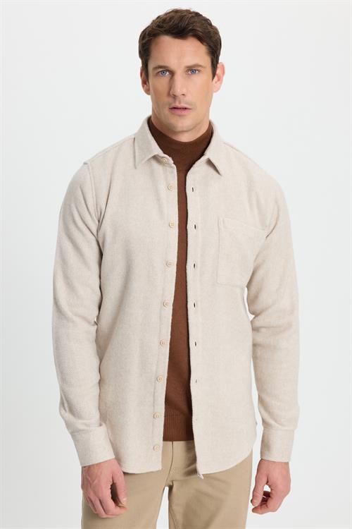 Erkek Slim Fit Dar Kesim  Armürlü Oduncu Cepli Spor Yaka Ekru Gömlek