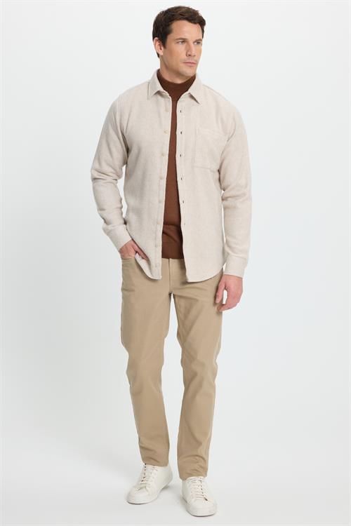Erkek Slim Fit Dar Kesim  Armürlü Oduncu Cepli Spor Yaka Ekru Gömlek