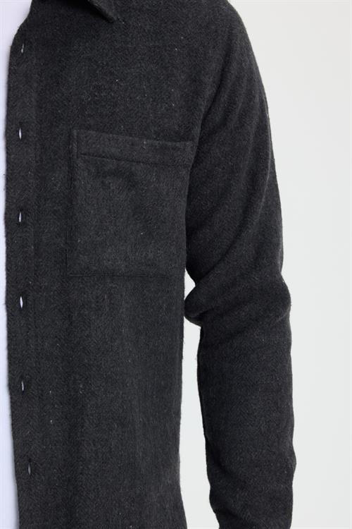 Erkek Slim Fit Dar Kesim  Armürlü Oduncu Cepli Spor Yaka Siyah Gömlek