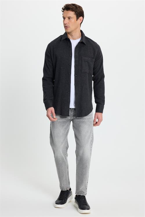 Erkek Slim Fit Dar Kesim  Armürlü Oduncu Cepli Spor Yaka Siyah Gömlek