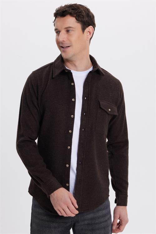 Erkek Slim Fit Tek Cep Kapaklı Düz Oduncu Spor Koyu Kahve Gömlek