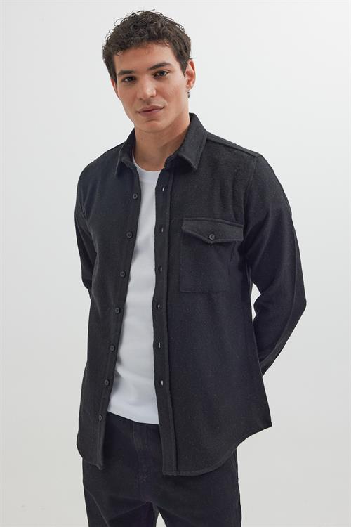 Erkek Slim Fit Tek Cep Kapaklı Düz Oduncu Spor Siyah Gömlek