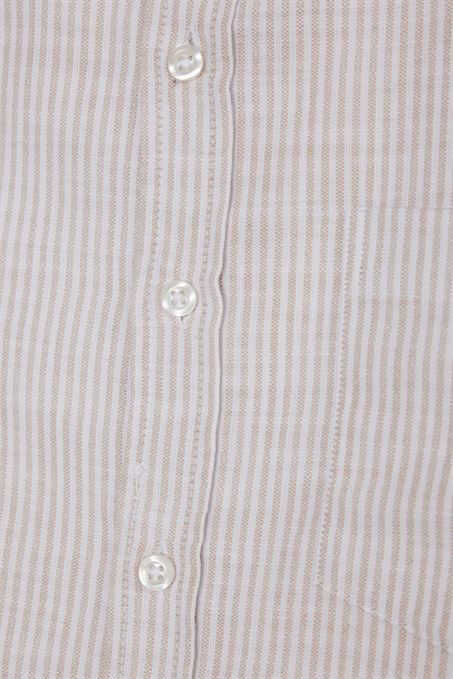 Erkek Slim Fit Dar Kesim %100 Pamuk Düğmeli Yaka Çizgili Uzun Kollu Cepli Keten Bej Gömlek