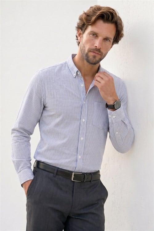 Erkek Slim Fit Dar Kesim %100 Pamuk Düğmeli Yaka Çizgili Uzun Kollu Cepli Keten Lacivert Gömlek