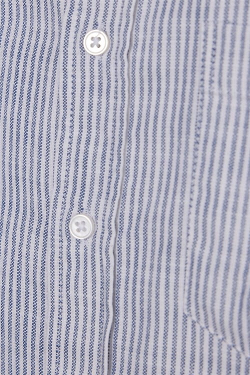 Erkek Slim Fit Dar Kesim %100 Pamuk Düğmeli Yaka Çizgili Uzun Kollu Cepli Keten Lacivert Gömlek